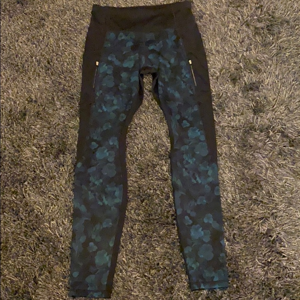 Like NEW! Athleta Traverse Frost Tights - Picture 7 of 10